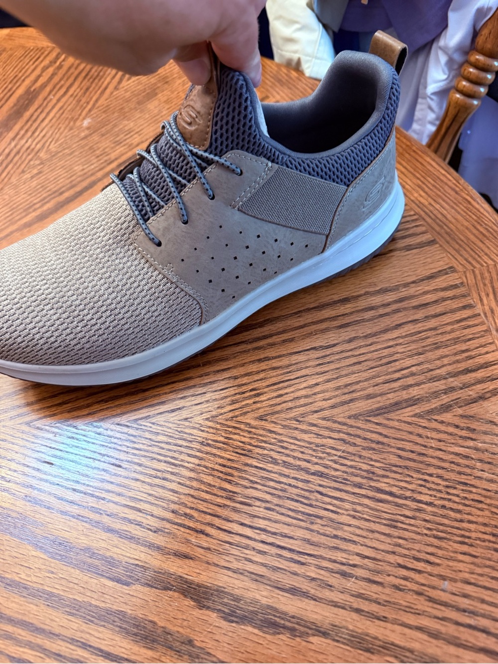 New in Box Skechers Men's Beige Casual Lace-Up Sneakers - Picture 3 of 6